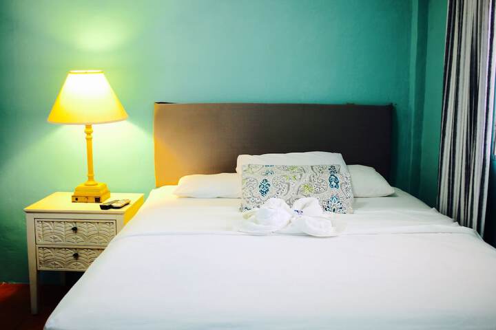 Room 8 of 68