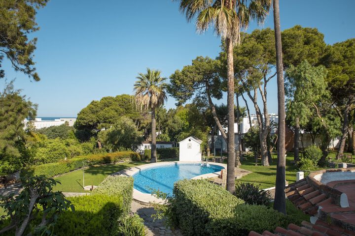 Pools & Facilities