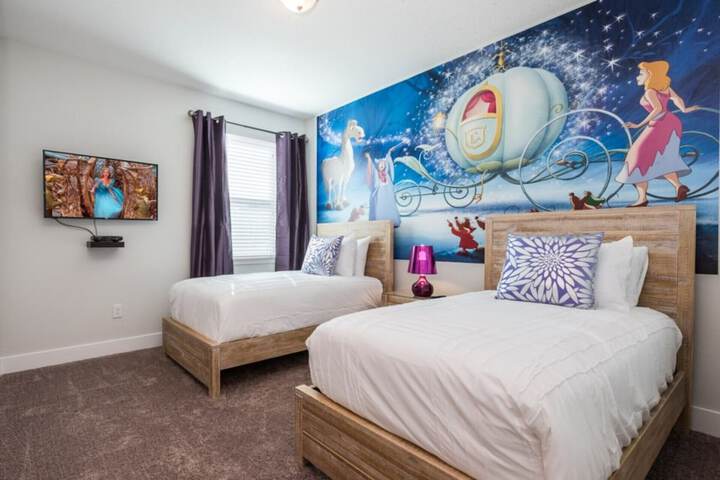 Room 6 of 51