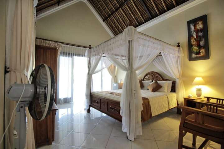 Room 10 of 68