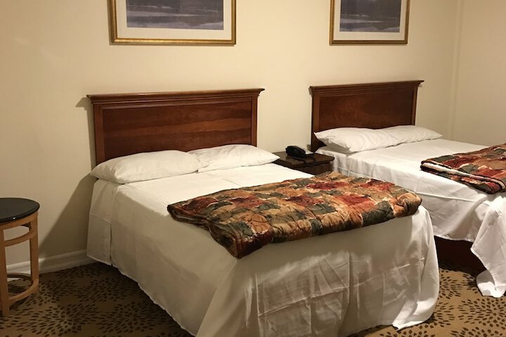 Room 7 of 28