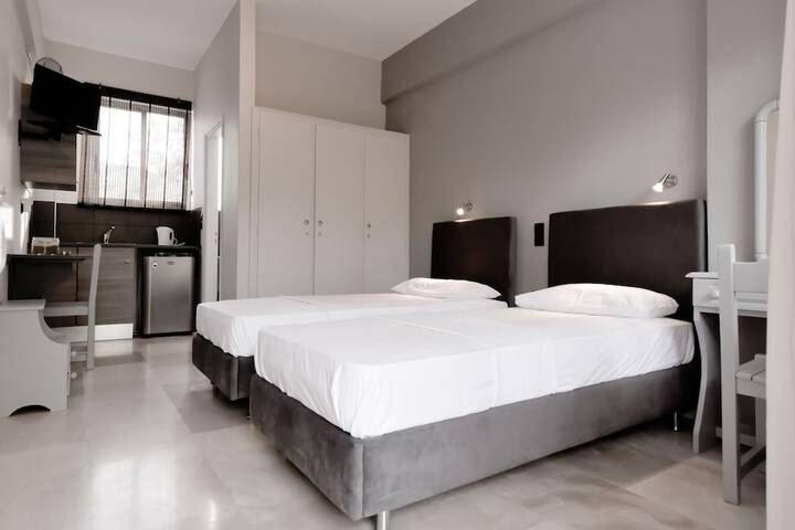 Room 4 of 14
