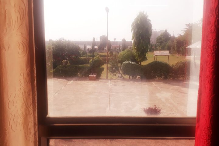 Room 7 of 15