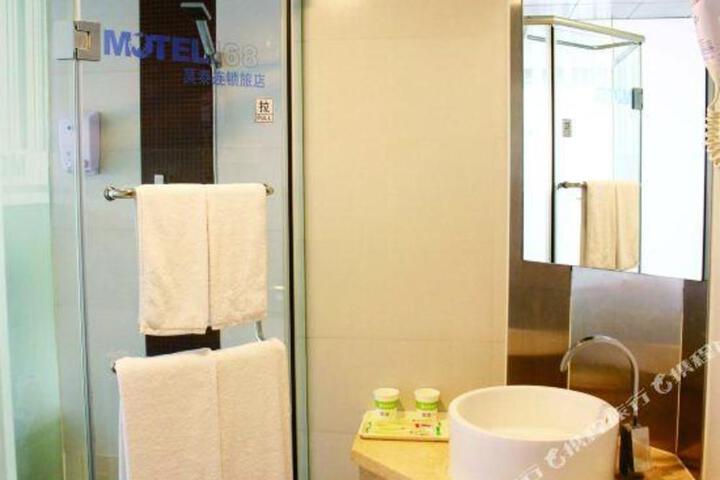 Motel 168 (Chongming Bayi Road Pedestrian Street)