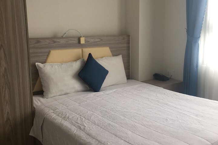 Room 6 of 25