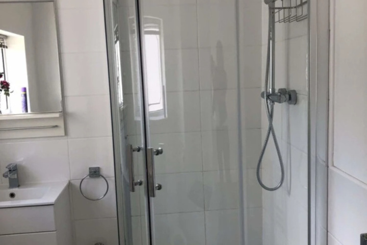 Room 8 of 18