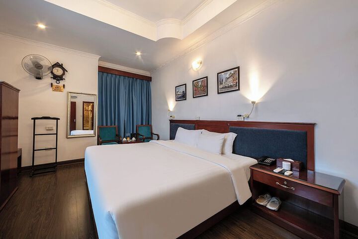 Room 17 of 25