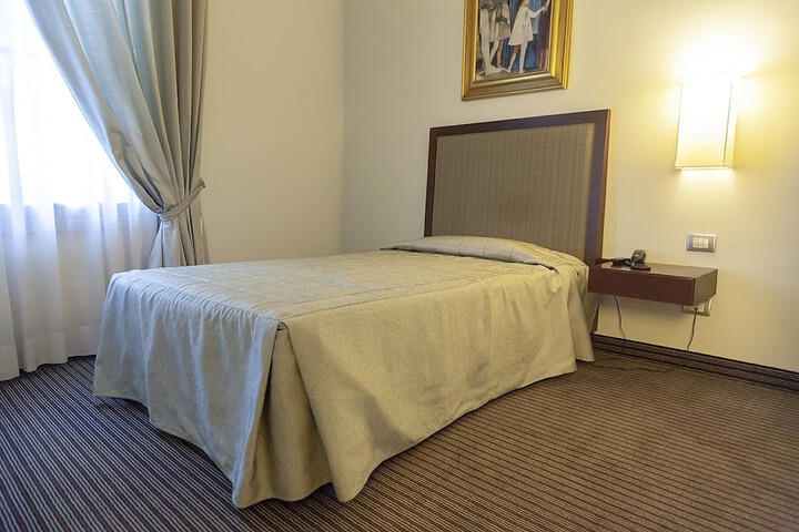 Room 10 of 45
