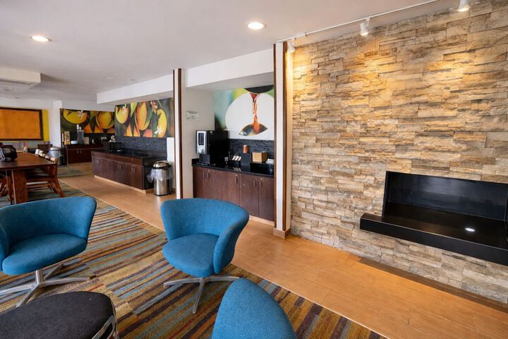 Entrance & Lobby