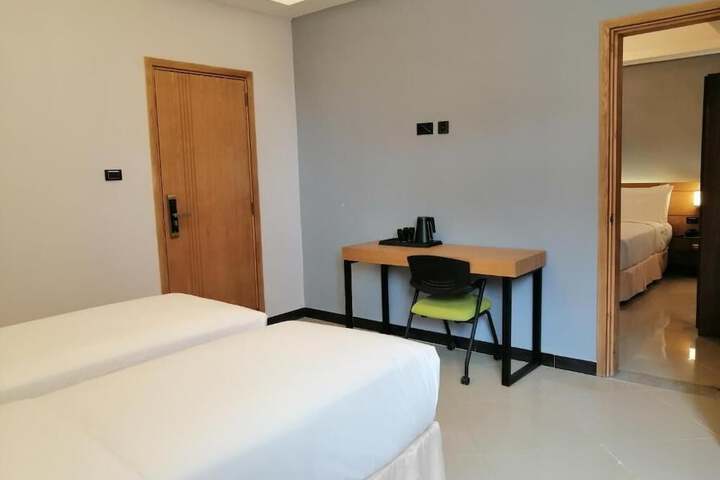Room 22 of 173