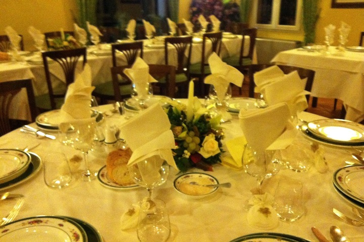Dining 14 of 33