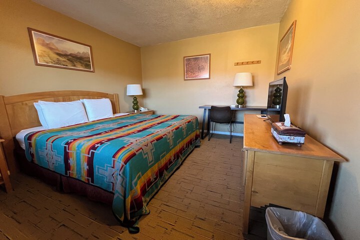 Room 21 of 96