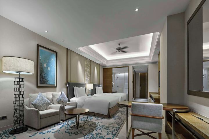 Room 33 of 109