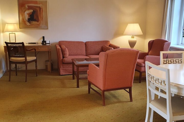 Room 80 of 151