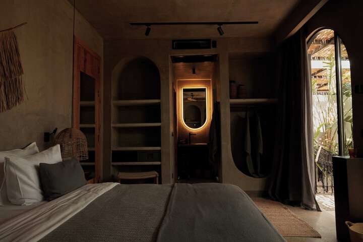 Room 30 of 108