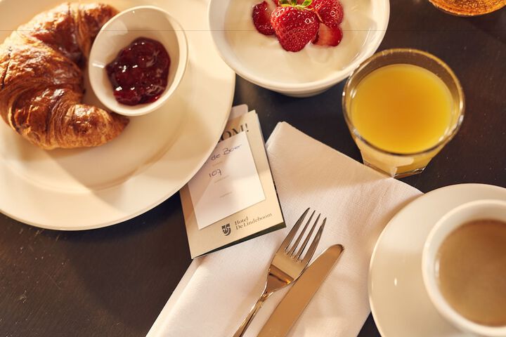 Breakfast/Coffee Service 101 of 125