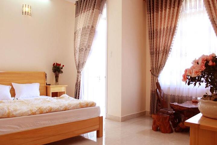 Pham Le Hotel