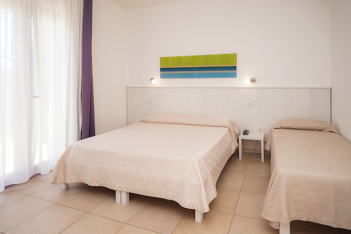 Room 16 of 46