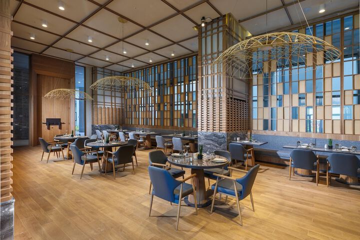 Dining 550 of 888
