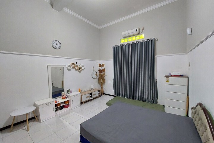 Room 8 of 23