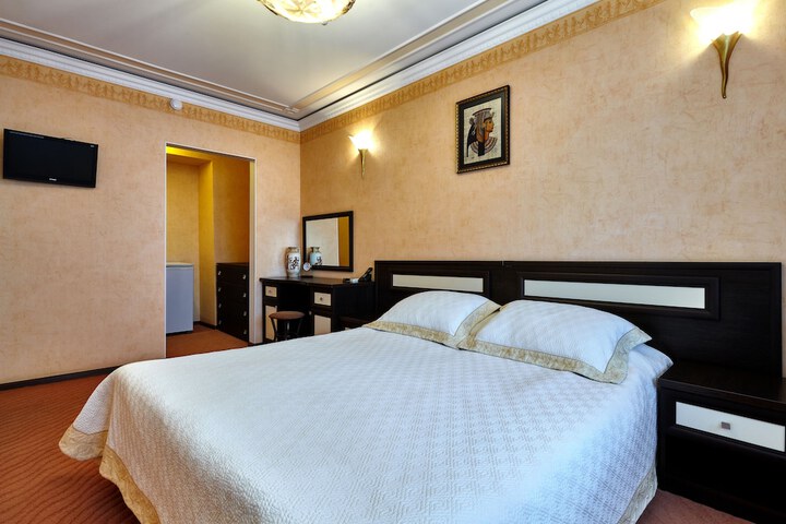 Room 9 of 30