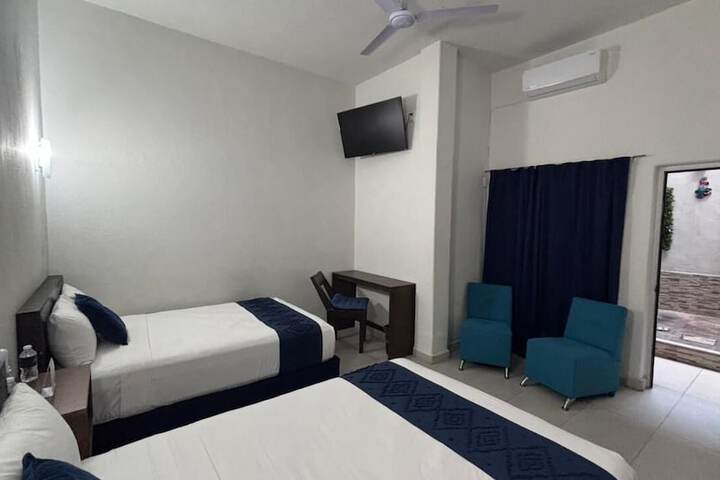 Room 15 of 33