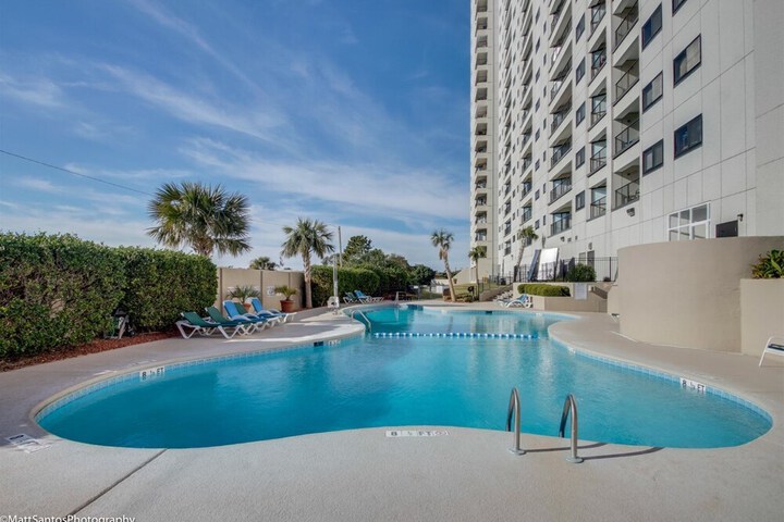 Hotel Pool