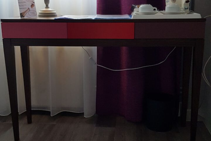 Room 42 of 99