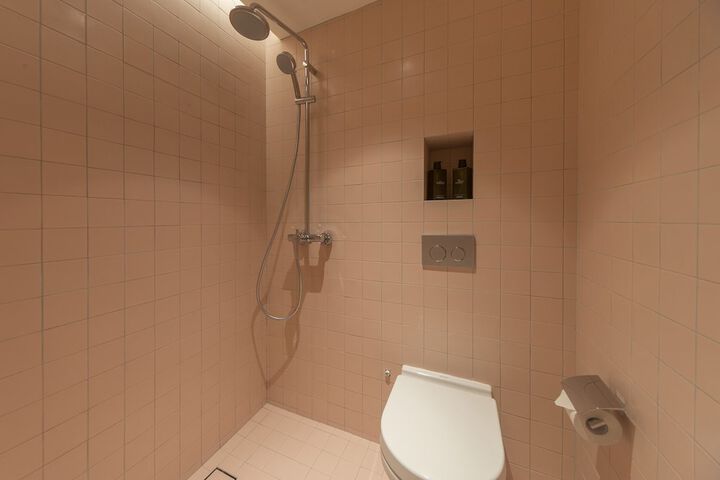 Room 46 of 59