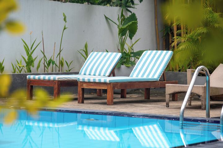 Pool 24 of 38