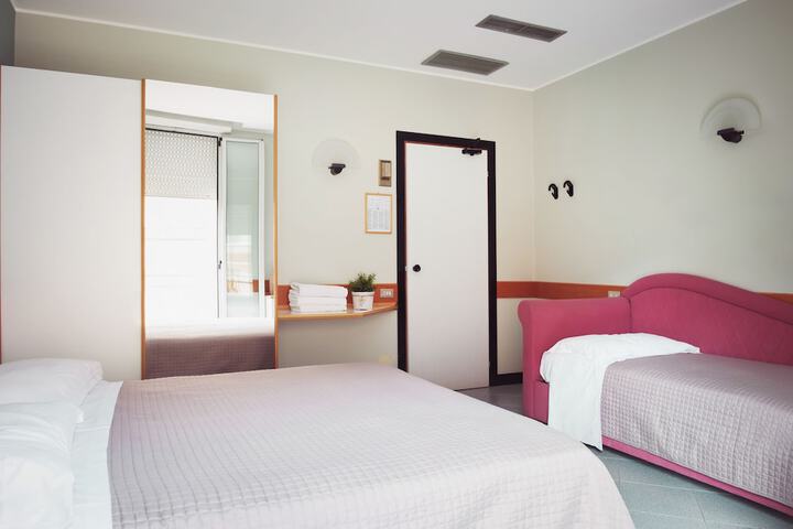Room 5 of 39