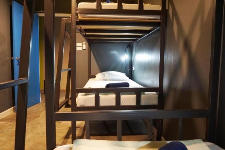 Room 9 of 19