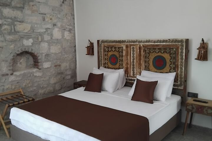 Room 15 of 29
