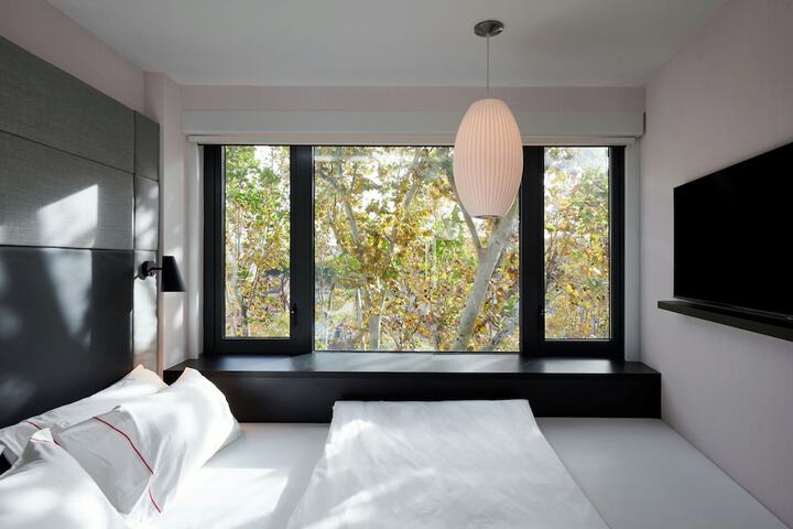 Room 45 di 70