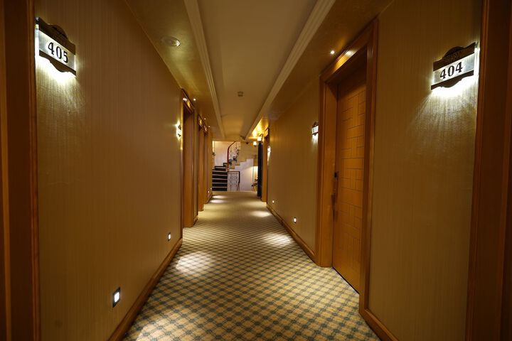 Ballroom/Hall 33 of 53