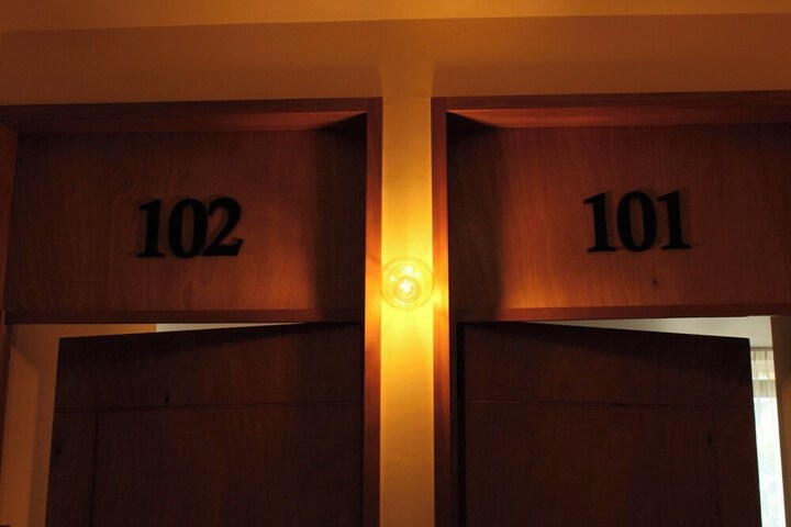 Room 3 of 21