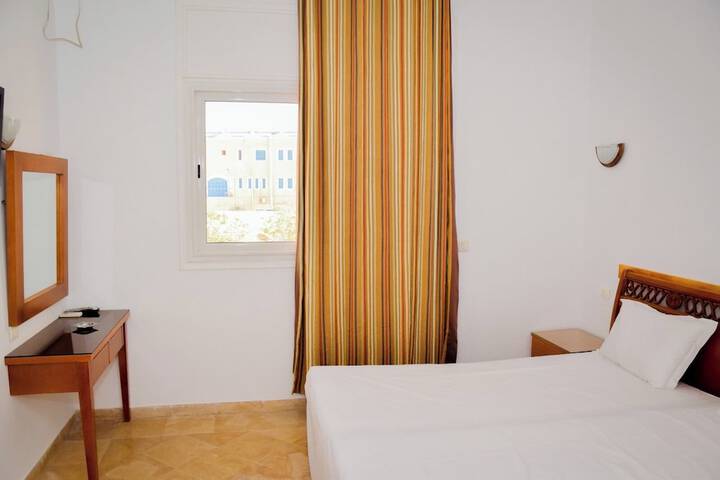 Room 7 of 15
