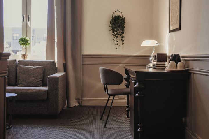 Room 55 of 184