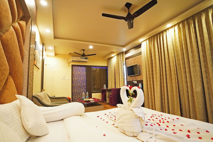 Room 27 of 90