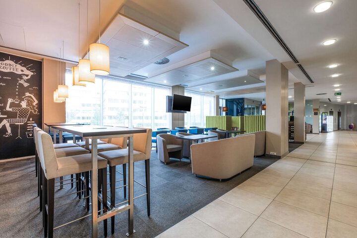 Guest Lobby