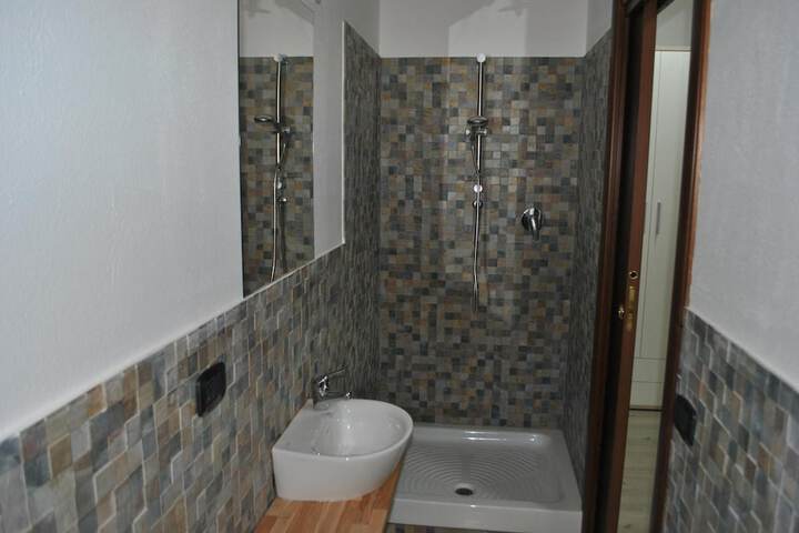 Room 26 of 37