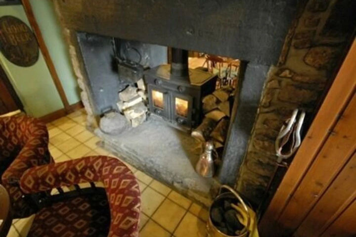 Room 7 of 13