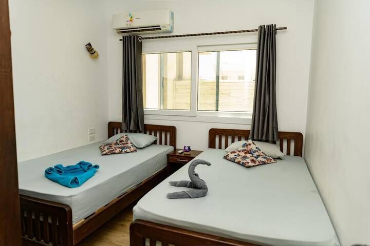 Room 14 of 108