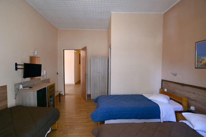 Room 17 of 35