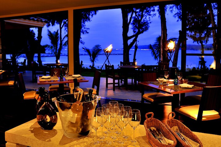 Dining 74 of 108