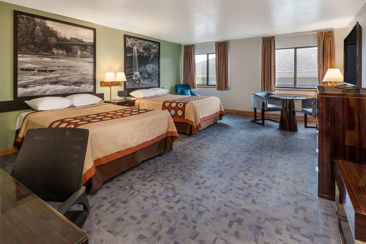 1 Queen Bed Accessible Room (4 of 20)