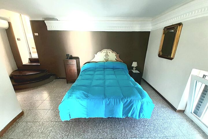 Room 34 of 64