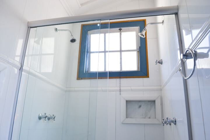 Room 62 of 106