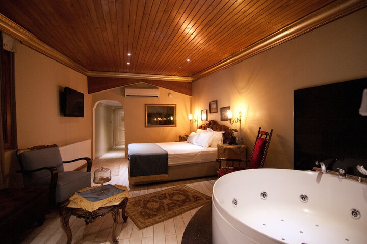 Room 45 of 49