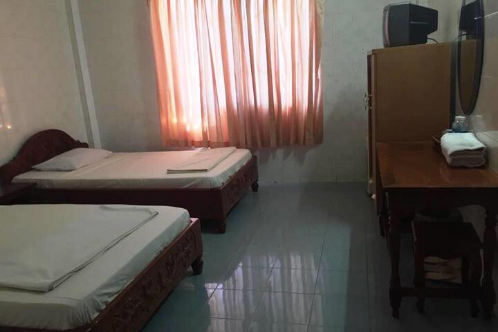 Room 2 of 7